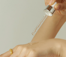 Load image into Gallery viewer, JUMISO ALL DAY VITAMIN BRIGHTENING & BALANCING FACIAL SERUM 30ml
